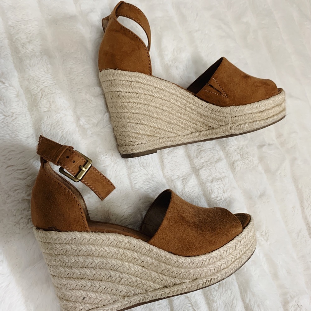 Espadrille Wedges in Cognac